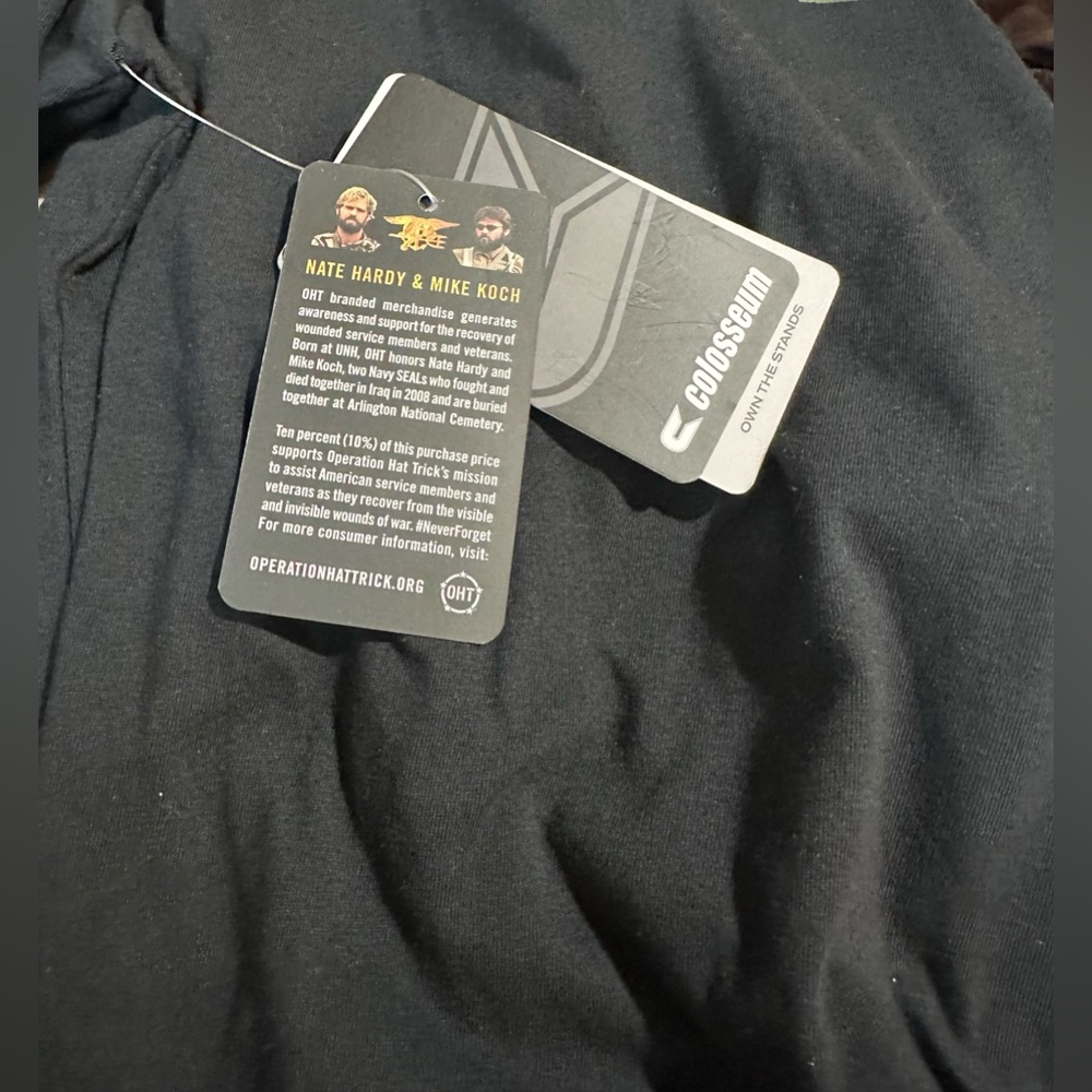 Washington Huskies Colosseum OHT Military Appreciation Light Hoodie  - Black NWT - Picture 7 of 10
